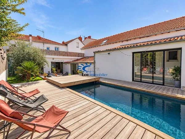 Maison 7 pièces 180 m²