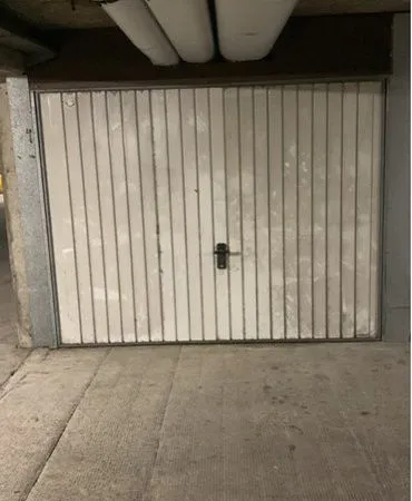 Garage à louer Villeurbanne gratte ciel