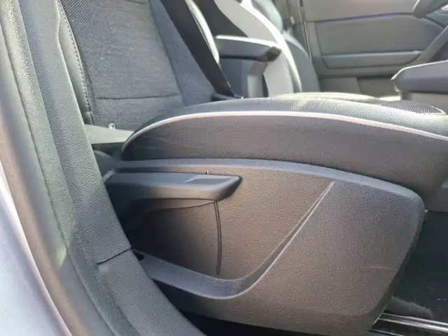 Renault Captur blue dci 115 edc — photo 19
