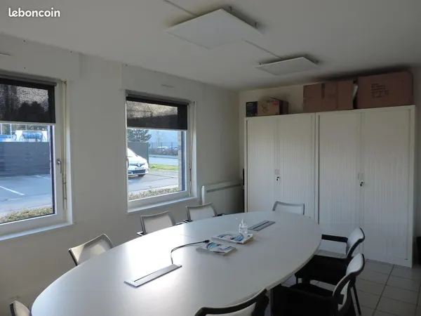 Bureaux 200 m² Socx