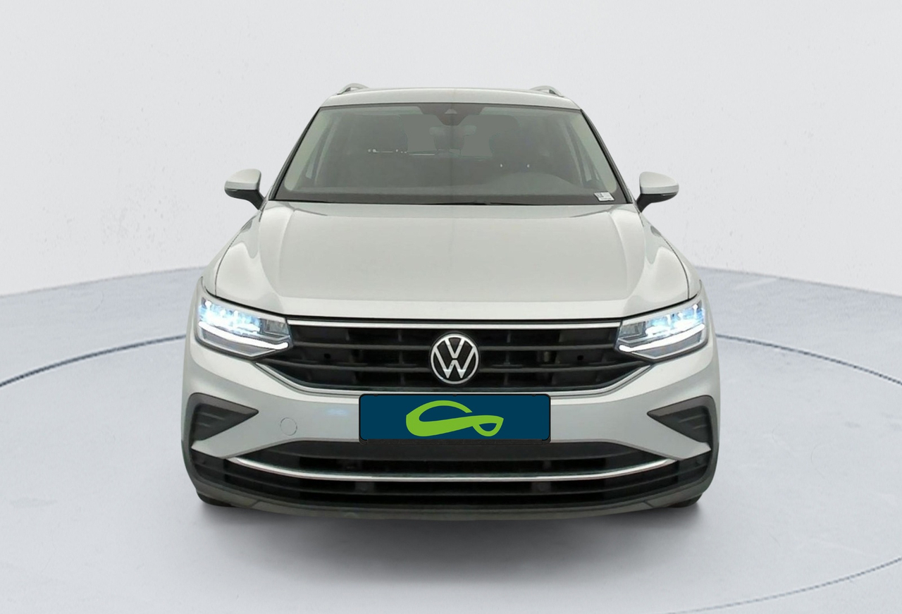 Volkswagen Tiguan — photo 8