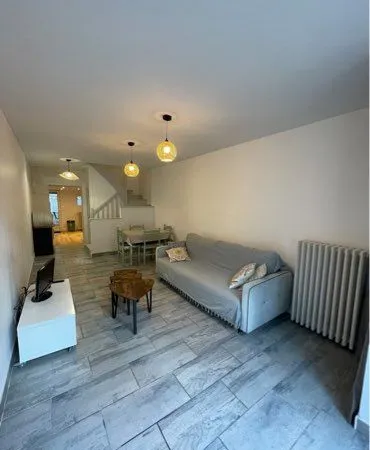 Maison de ville rénovée (2 chambres) - Saintes / Quartier Bellevue