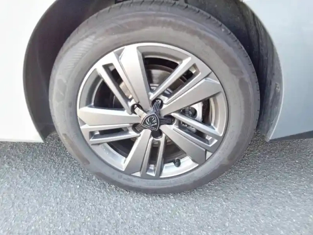 Peugeot 308 sw hybrid 145 e-dcs6 — photo 20