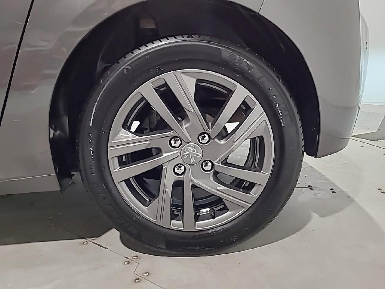 Peugeot 208 puretech 100 s&s bvm6 style — photo 16