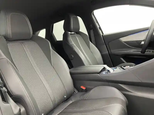 Peugeot 3008 hybrid 136 e-dcs6 — photo 27