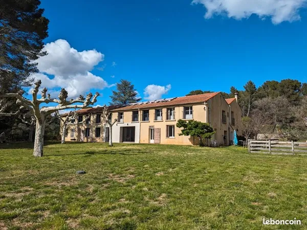 Gîte 24 pièces 790 m²