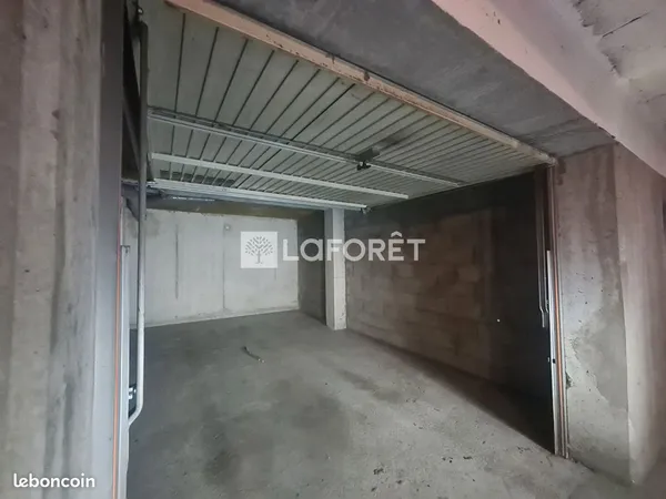 Garage à 500 m de la gare de Grenoble