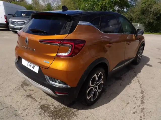 Renault Captur e-tech 145 - 21 — photo 4