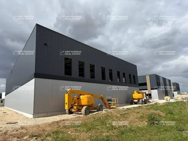 Local d'activité 1288 m²