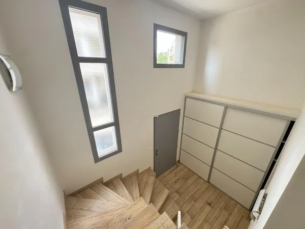 Maison 115 m2 3 chambres proche de la place DANTON avec garage et jardin.