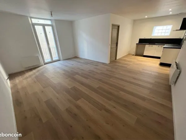 Location charmant T2 55m2 refait à neuf