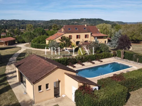 Maison 16 pièces 475 m²