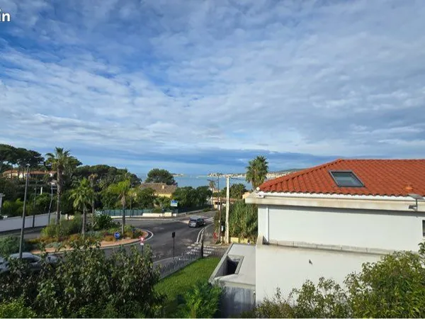 Sanary loue appartement de standing à 200 de la plus belle plage