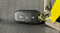 Peugeot 208 e-208 136ch Allure — photo 16