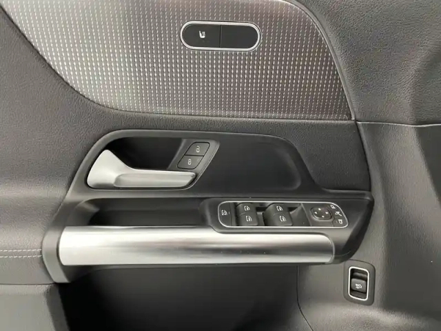 Mercedes Eqa 250 — photo 50