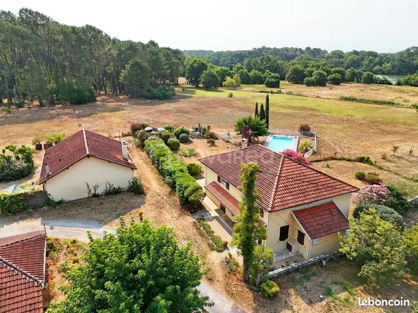 Maison 12 pièces 550 m²