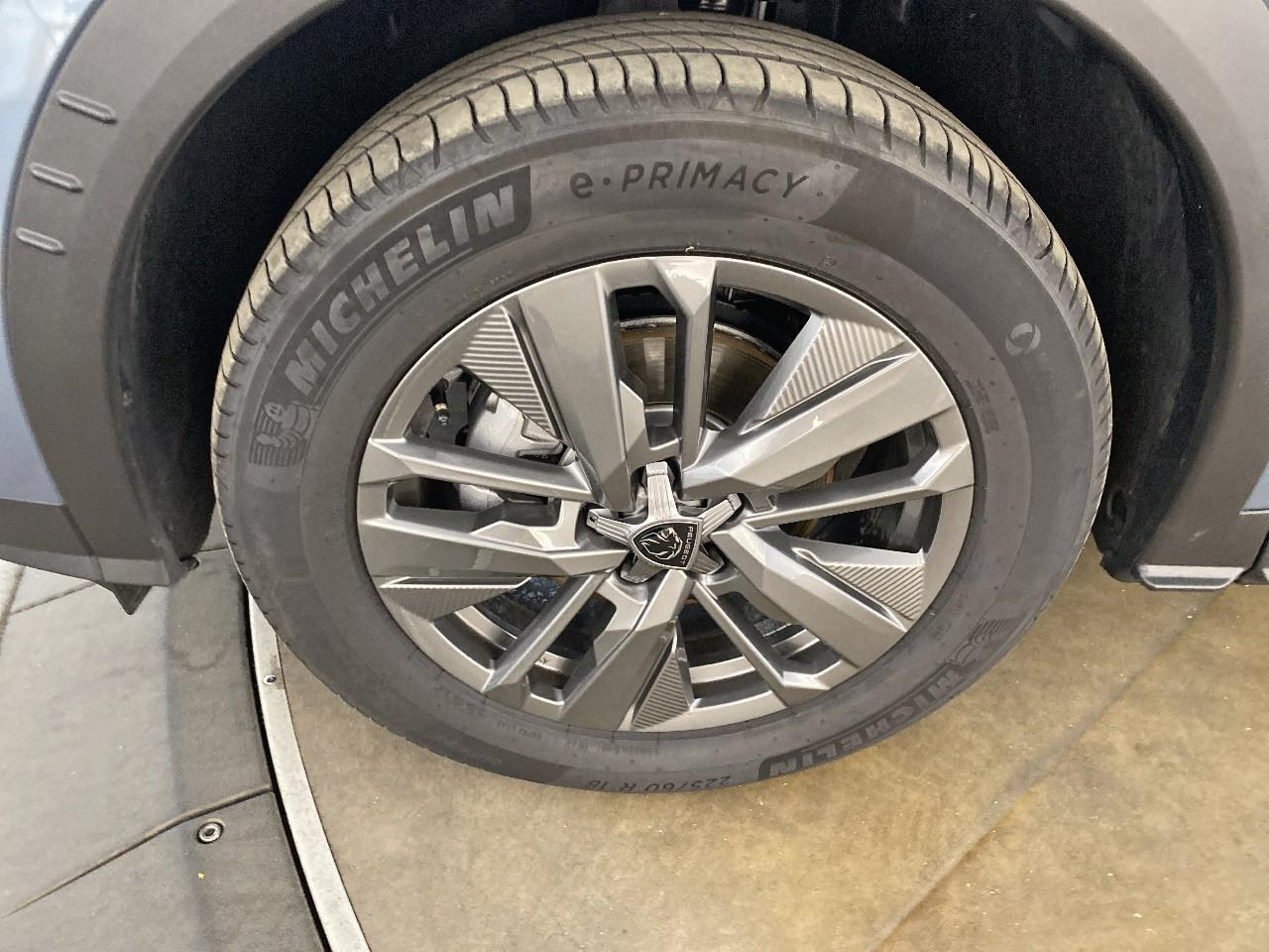 Peugeot 5008 hybrid 145 ch e-dcs6 allure — photo 11