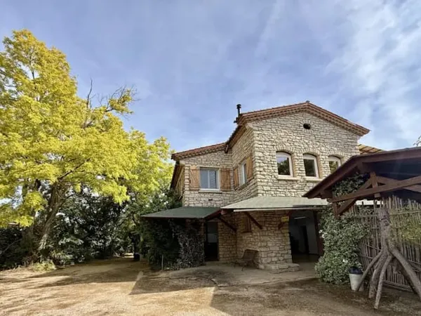 Maison 6 pièces 205 m²