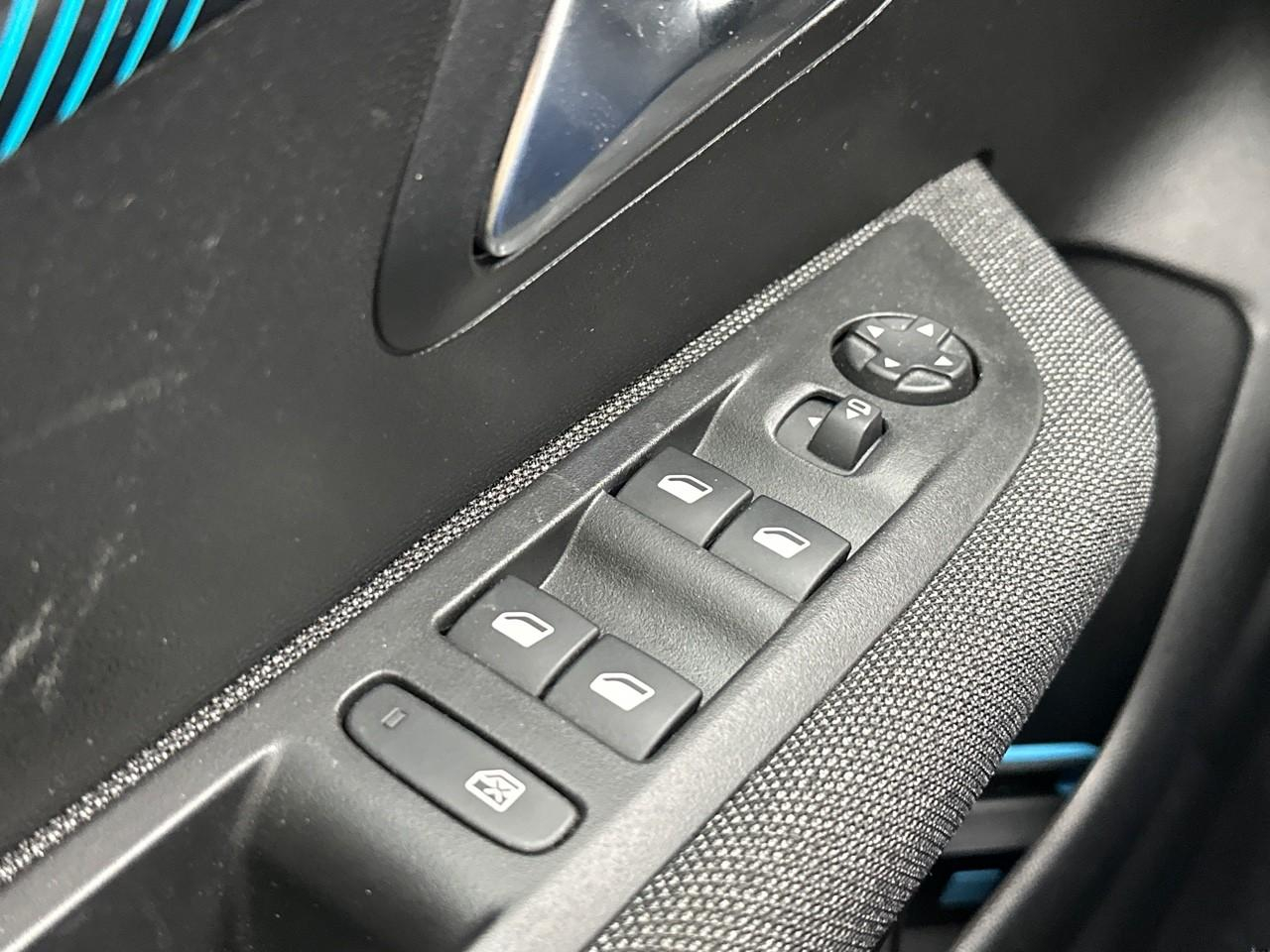 Peugeot 208 puretech 100 s&s bvm6 style — photo 15