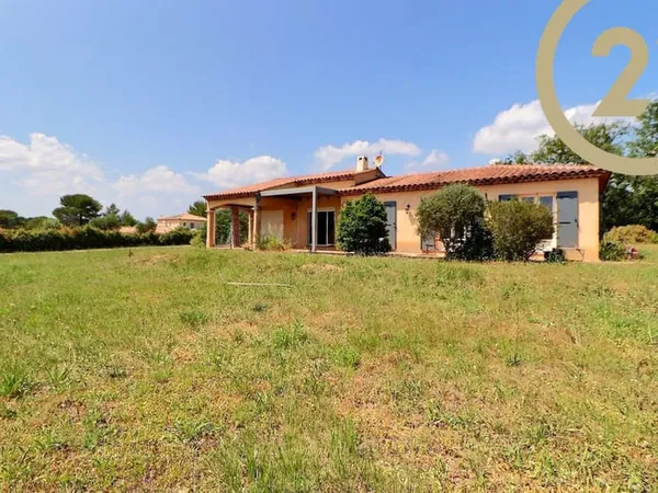 VENTE - BAGNOLS-EN-FORÊT - VILLA 4 PIECES DE 130M2 SUR UN TE