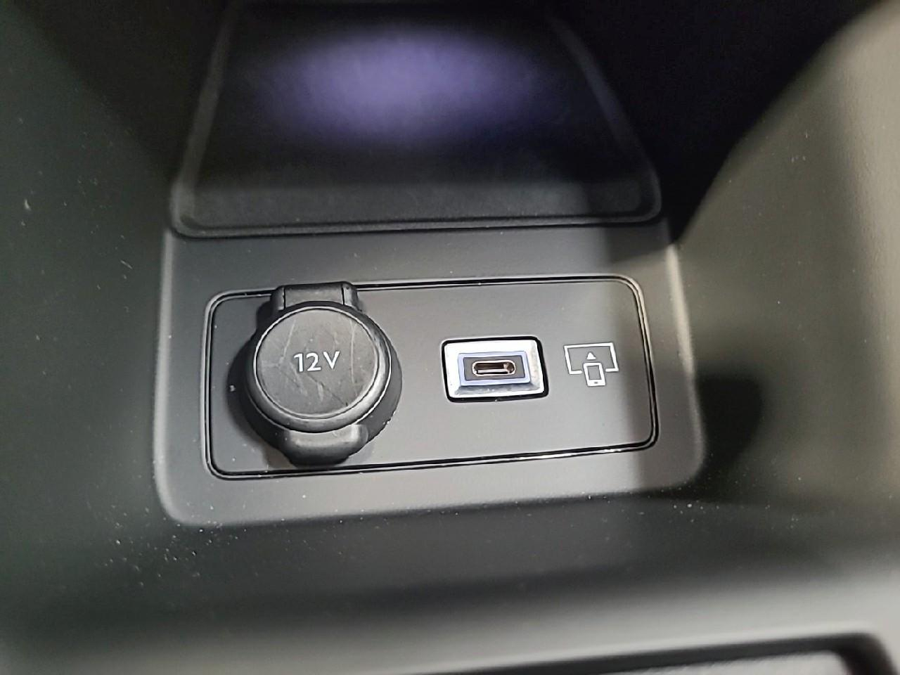 Peugeot 308 hybrid 145 e-dcs6 allure — photo 24