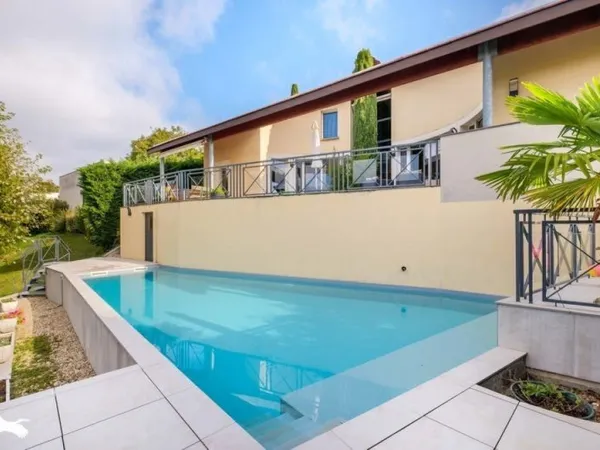 Contemporaine de 4 pièces principales