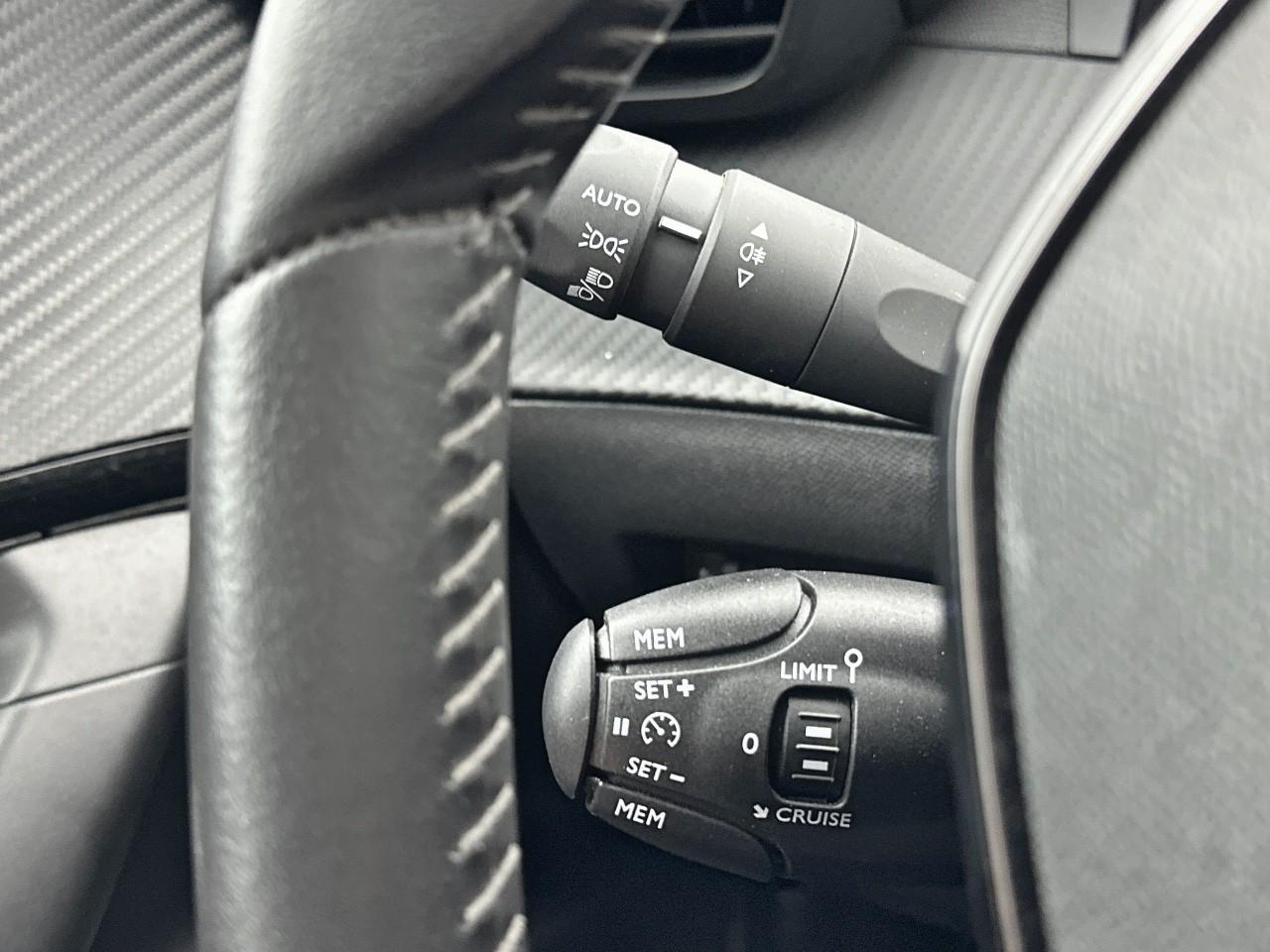Peugeot 2008 puretech 100 s&s bvm6 style — photo 17