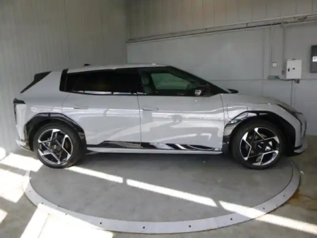 Kia Ev4 204ch 81,4kwh gt-line — photo 4