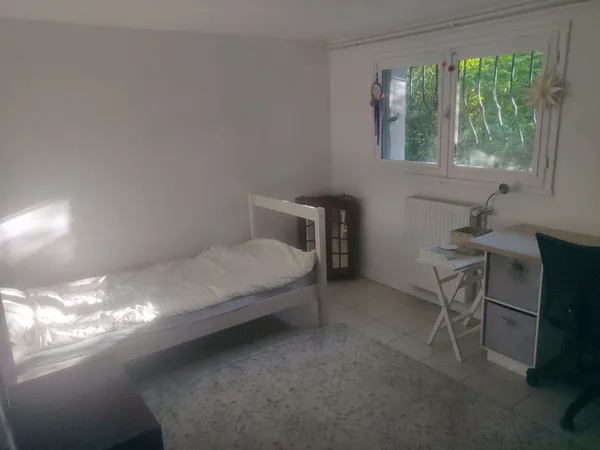 Chambre de 13m2 à louer sur Oullins