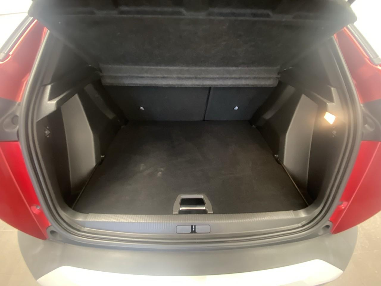 Peugeot 2008 bluehdi 130 s&s eat8 gt — photo 6