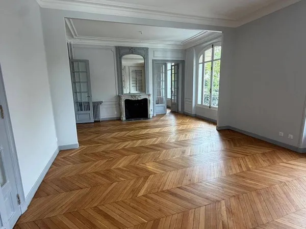 Appartement 7 pièces 200 m²