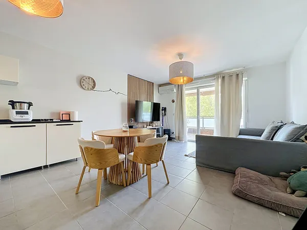 Appartement Marseille 3 pièce(s) 60.70 m2 garage double place de parking