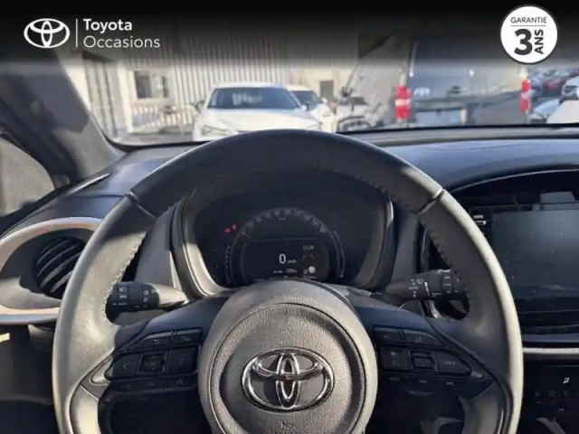 Toyota Aygo x 1.0 vvt-i 72ch design s-cvt — photo 6