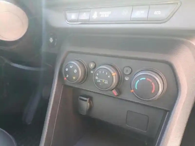 Dacia Sandero 1.0 eco-g 100ch expression — photo 15
