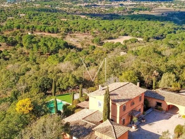 Propriete D'exception Sur 2 Hectares Dans Les Hauteurs Du Plan De La Tour