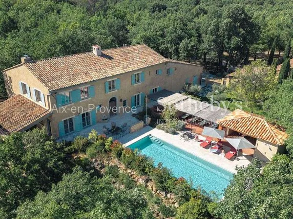 Maison 10 pièces 220 m²