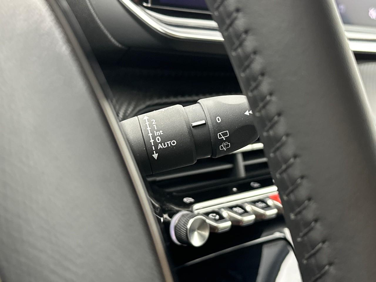 Peugeot 208 electrique 50 kwh 136ch allure — photo 20