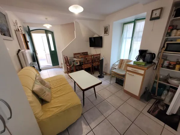 Fleury d'Aude Maison de village de type 3 en très bon état e