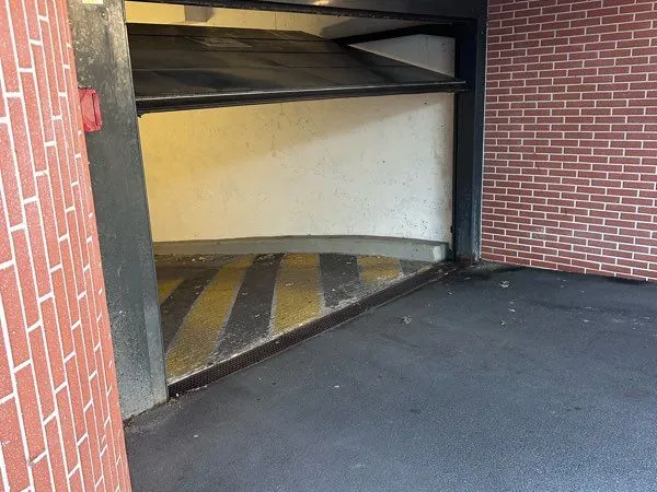 Stationnement Location Suresnes   120€