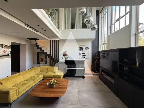 Loft 7 pièces 170 m²
