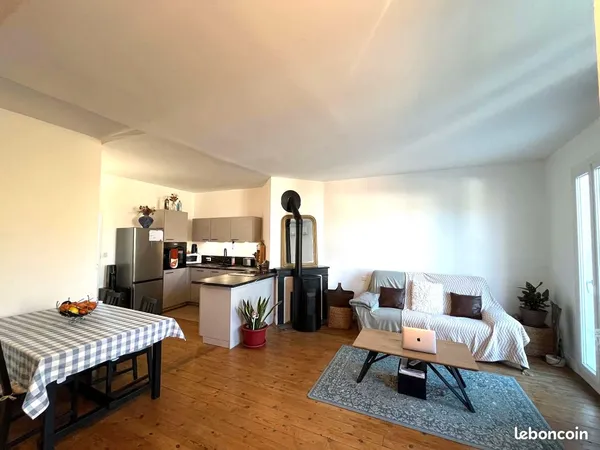 Appartement duplex type maison 100 m² - Terrasse et jardin privatif