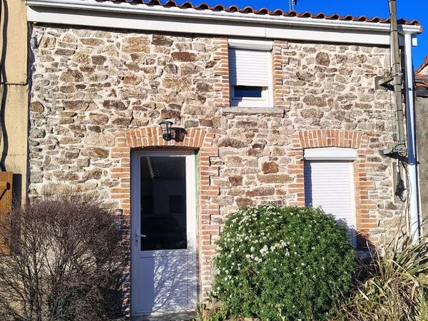 A louer - Maison de village 56m2- 2 chambres-GORGES