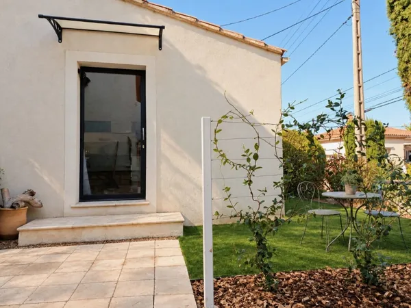 AIX EN PROVENCE -STUDIO MEUBLÉ DE 24 m² AVEC JARDIN PRIVATIF