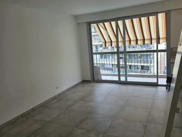 Pasteur studio balcon