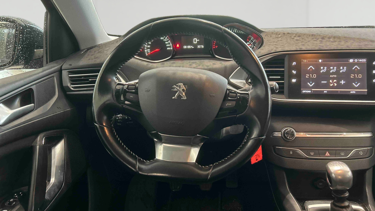 Peugeot 308 PureTech 110ch S&amp;S BVM6 — photo 10