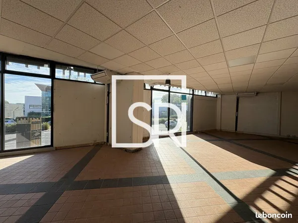 Local commercial 374 m² CLERMONT-FERRAND