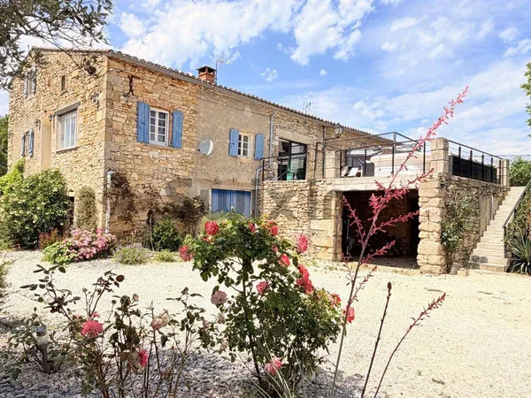 Ferme 10 pièces 244 m²