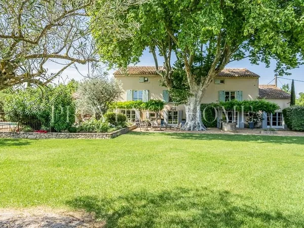 A Vendre Mas De Caractère Avec Parc Paysager Et Piscine Proximité L'isle-Sur-La-Sorgue