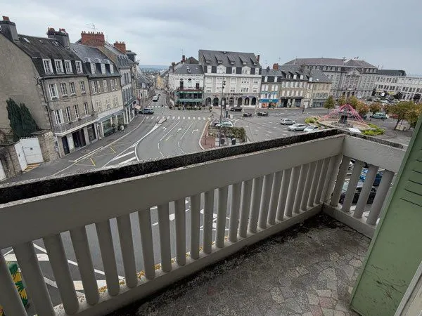 Appartement T4 avec terrasse - Place Bonnyaud, Guéret - Particuliers et professions libérales