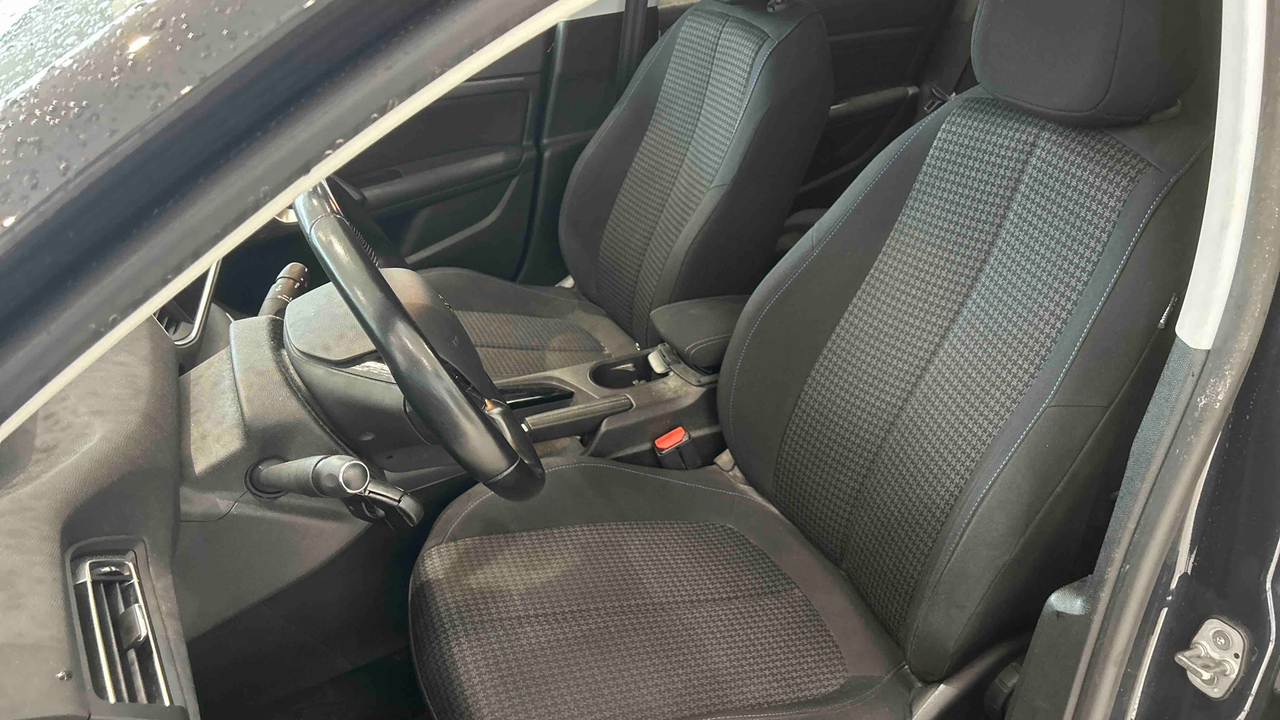 Peugeot 308 PureTech 110ch S&amp;S BVM6 — photo 11